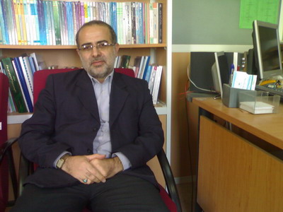 رضا عيسي‌نيا استاديار و عضو هيئت‌ علمي پژوهشگاه علوم و فرهنگ اسلامي