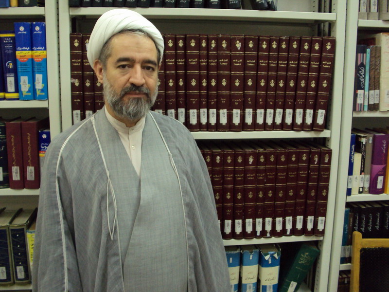 حجت‌الاسلام نظرزاده عضو هيأت علمي پژوهشکده علوم و انديشه سياسي