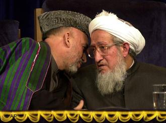 صبغت الله مجددي، رئيس لويه جرگه و حامد کرزاي رئيس جمهوري افغانستان