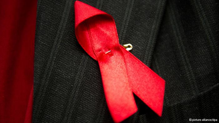 ربان قرمز نماد مبارزه با ايدز در جهان