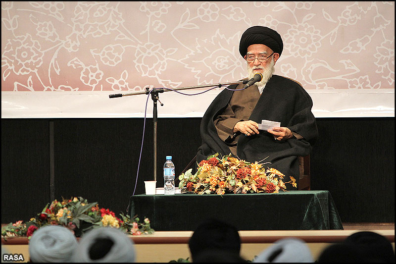 نخستين همايش آرمان طلبگي - طلبه آرماني