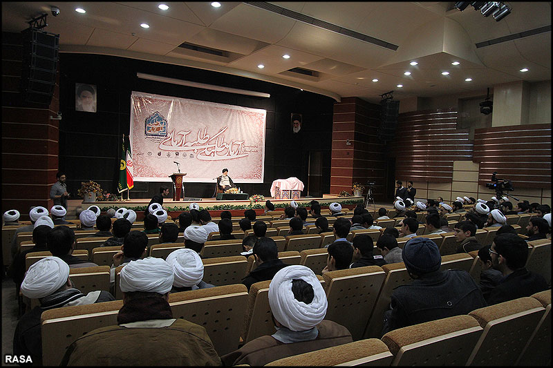 نخستين همايش آرمان طلبگي - طلبه آرماني