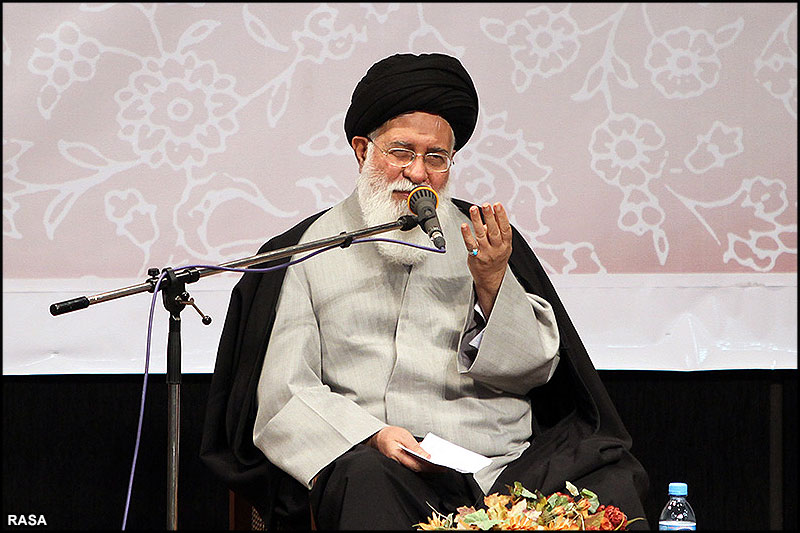 نخستين همايش آرمان طلبگي - طلبه آرماني