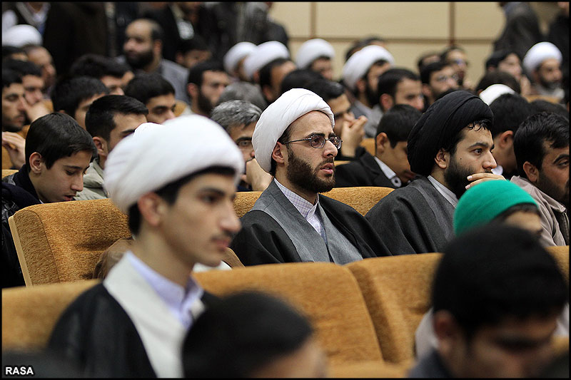 نخستين همايش آرمان طلبگي - طلبه آرماني
