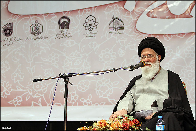 نخستين همايش آرمان طلبگي - طلبه آرماني