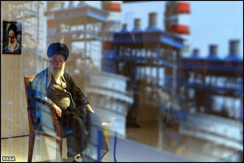 Supreme Leader visits MAPNA