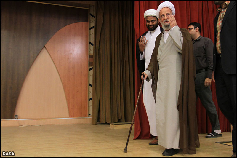 ديدار جمعي از شيعيان هند و پاکستان با آيت الله مصباح يزدي