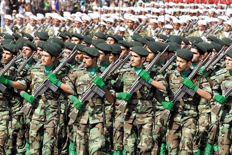 رژه نیروهای مسلح در زنجان برگزار شد