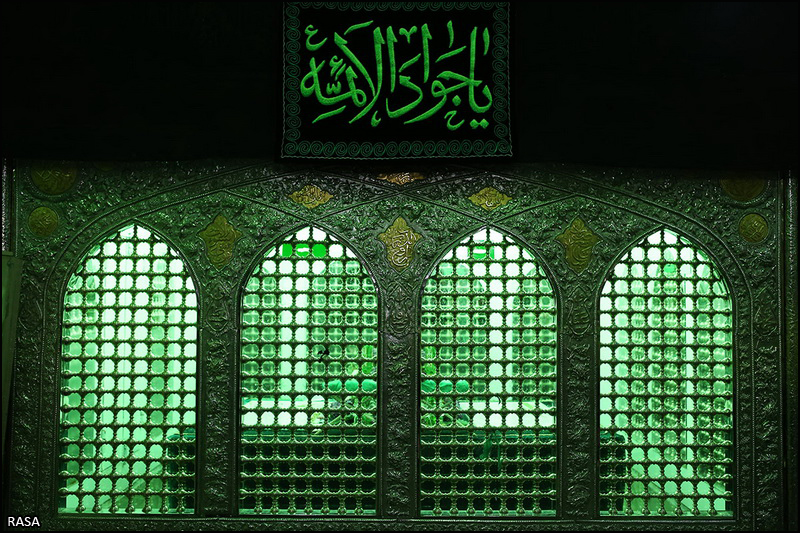 مراسم عزاداري شب شهادت امام جواد (ع) در کنار مقبره امامزاده موسي مبرقع (ع) در قم