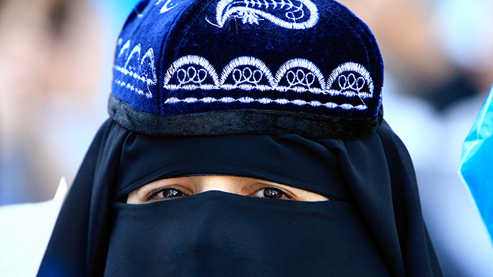 Chinese wearing Niqab