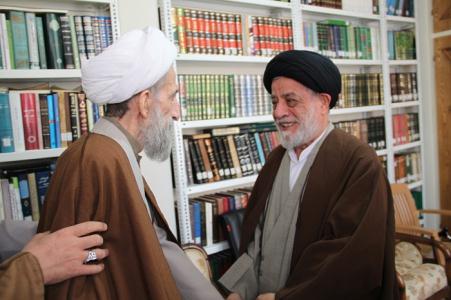 حجت الاسلام سيد حسن موسوي مويني امام جمعه شهر محمديه با آيت الله باريک بين 