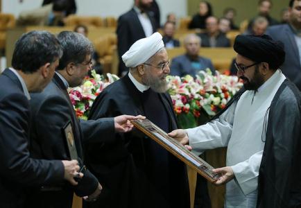 درخشش مؤلفان کتب ديني