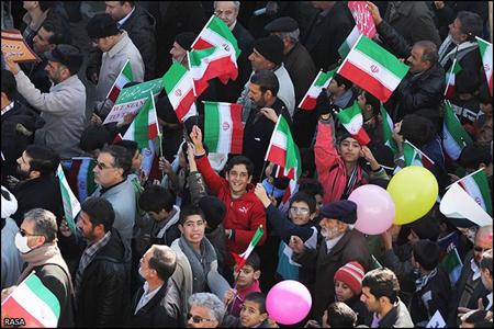 حضور گسترده مردم در راهپيمايي 22 بهمن