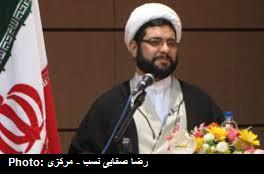 حجت الاسلام و المسلمين  ايماني مقدم رييس دفاتر نهادنمايندگي مقام معظم رهبري در دانشگاه هاي استان مرکز
