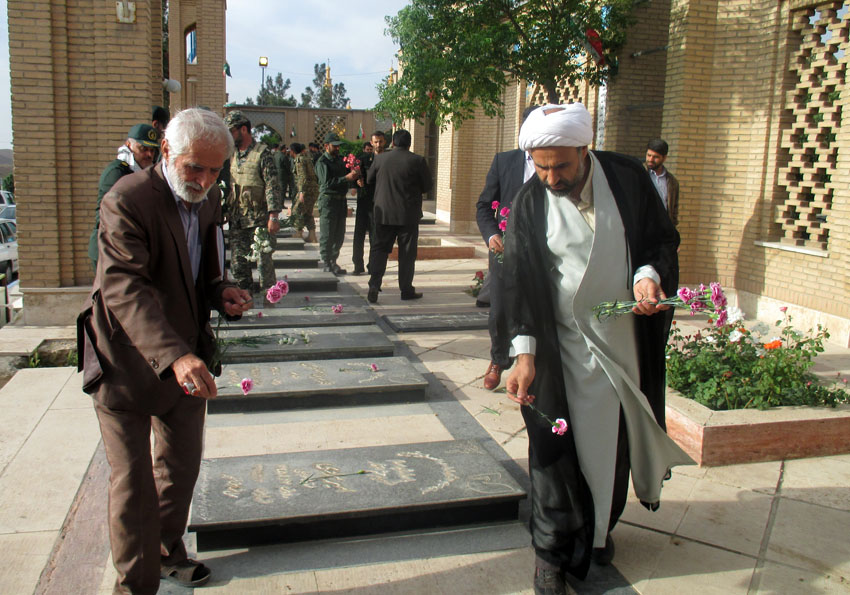 هيئت عاشقان ثارالله بسيج سپاه پاكدشت گلباران شهدا حجت الاسلام محمد مسعودي سرگرد كمال محمد بيگي