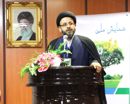 حجت‌الاسلام سيدعلي شفيع‌پور حسيني، مسئول بسيج اساتيد دانشگاه و دبير همايش قرآن و مسئله سبک زندگي اسلامي