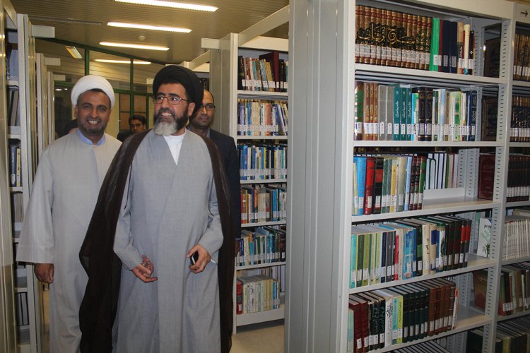 بازديد از کتابخانه امام صادق(ع)