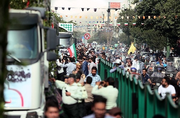Massive funeral for 270 martyred Iranian military divers