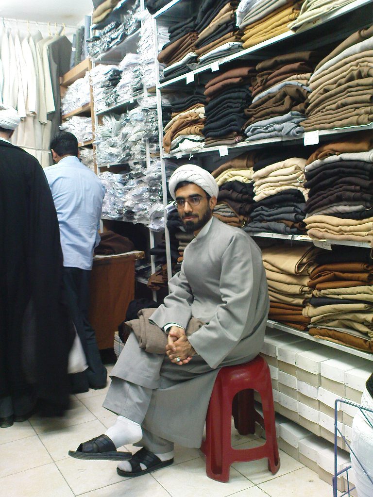 فروشگاه لباس روحانيت در برازجان