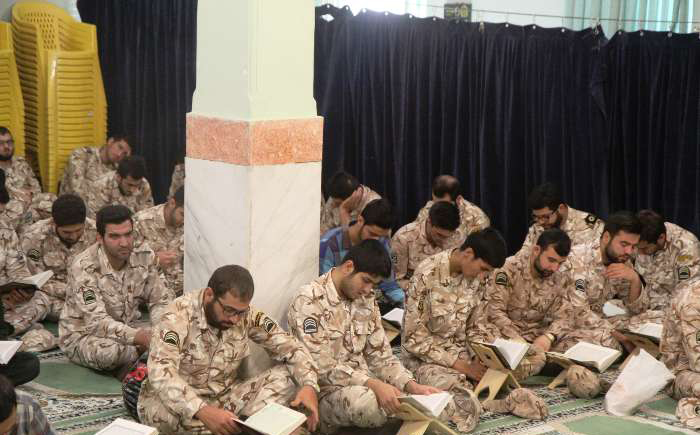 محفل معنوي انس با قرآن کريم در سپاه ناحيه اراک