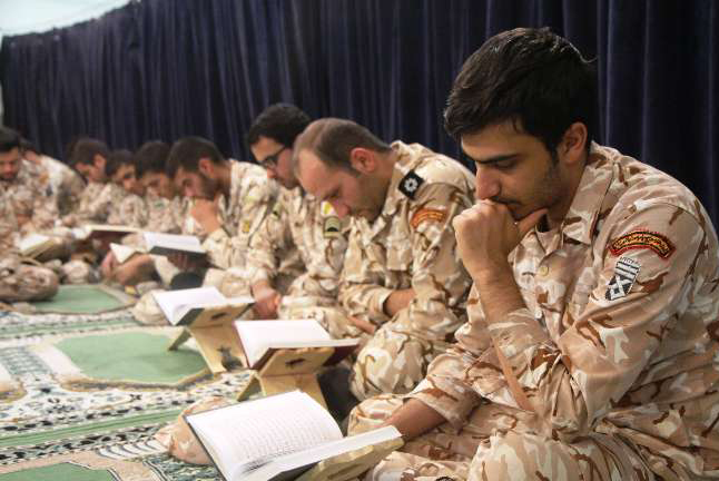 محفل معنوي انس با قرآن کريم در سپاه ناحيه اراک