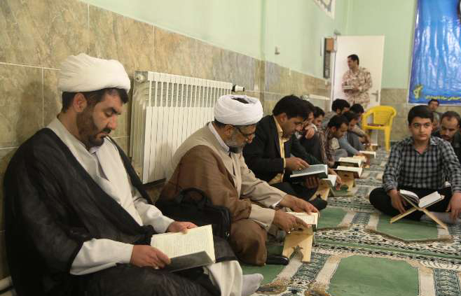 محفل معنوي انس با قرآن کريم در سپاه ناحيه اراک