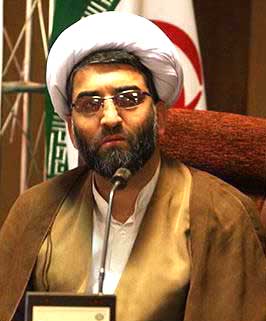 حجتالاسلام حسينخاني مدير آستان مقدس امامزاده محمدعابد(ع) اراک
