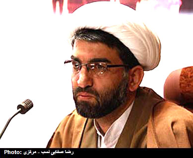 حجتالاسلام عبدالله حسينخاني مدير آستان مقدس امامزاده محمد عابد(ع) اراک
