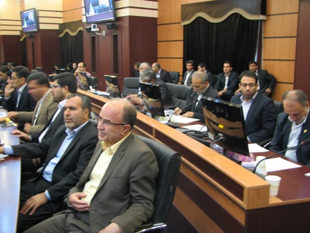 دومين روز از پنجاه و دومين اجلاس مشورتي روساي شوراها و شهرداران مراکز استانهاي کشور در سالن غدير استانداري استان مرکزي 