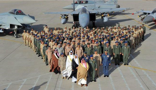 پادشاه عربستان به همراه سربازان متجاوز به يمن