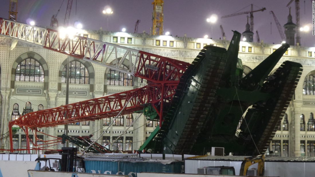Crane fell in Mecca