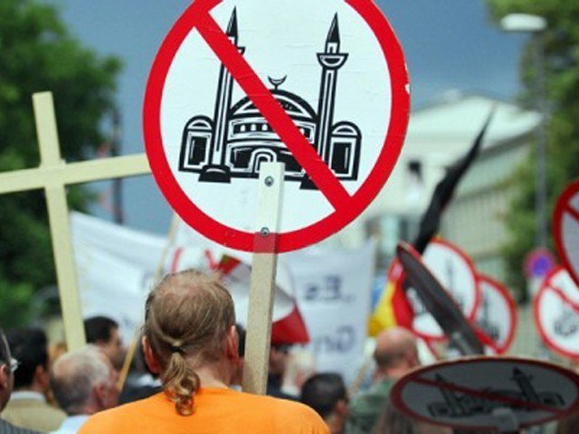 هشدار اتحاديه اروپا در مورد اسلام ستيزي