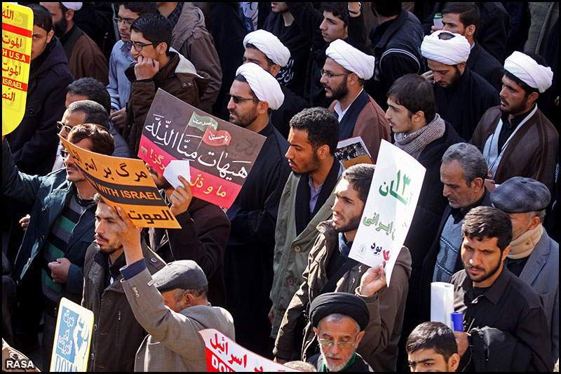  عالمي سامراج مخالف دن پر قم کے طلباء کا مظاھرہ 
