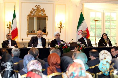 روحاني در جمع ايرانيان مقيم فرانسه