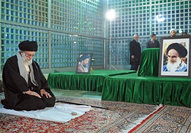 Leader Pays Tribute to Late Imam Khomeini