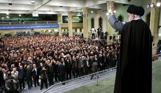 قائد الثورة الاسلامية آية الله السيد علي خامنئي 