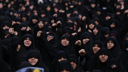 تجمع طلاب خواهر در حمایت از بیانات ضد استکباری امام‌جمعه بوشهر