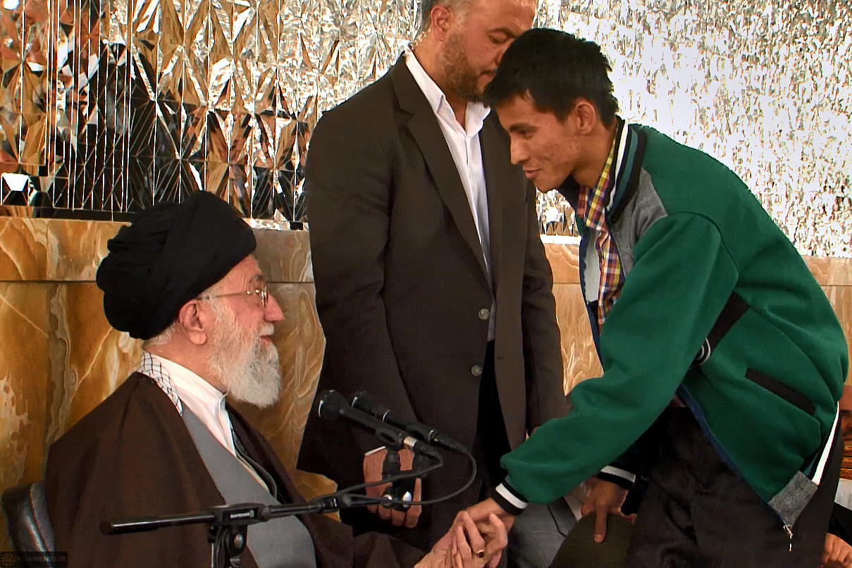 Ayatollah Khamenei meets with families of
