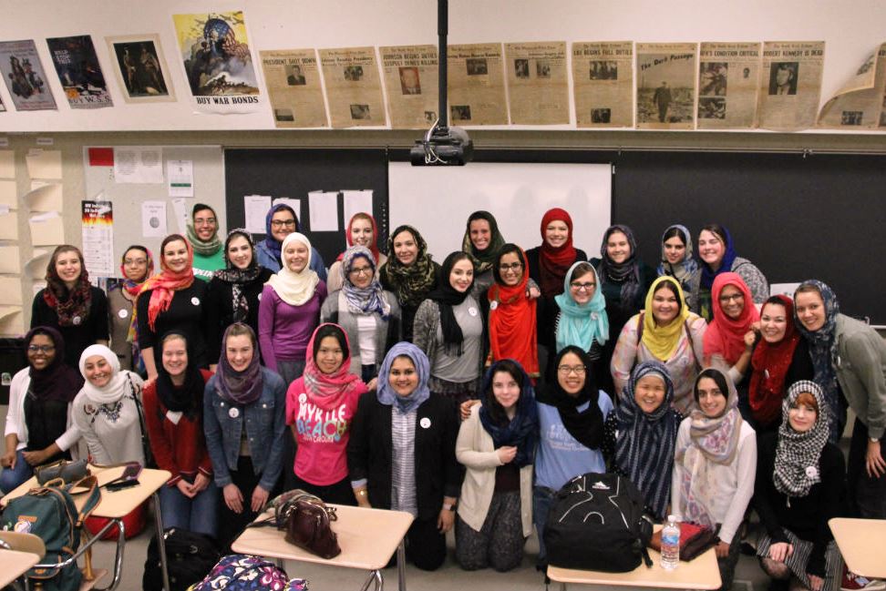 روز حجاب در دبیرستان آمریکایی
