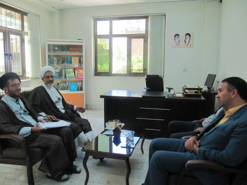 نشست مشترک مسؤول مرکز خدمات حوزه های علمیه و رییس اداره امور قرآنی استان چهارمحال و بختیاری