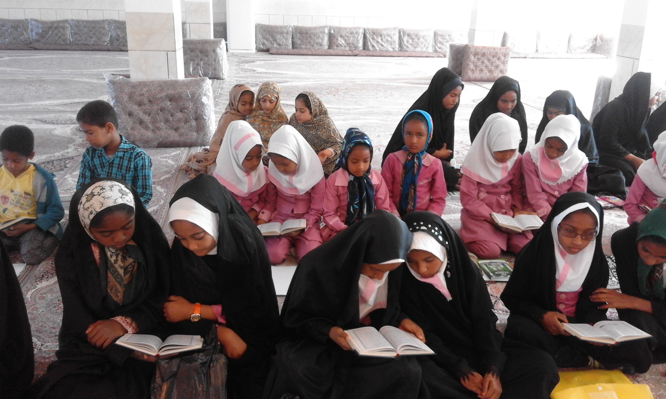کودکان در کلاس قرآن