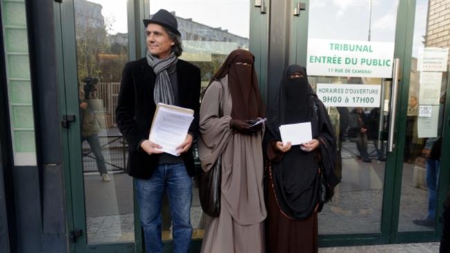 Rachid Nekkaz, wealthy Algerian businessperson and human rights activist (L), vows to pay fines for women defying burkini ban in France.