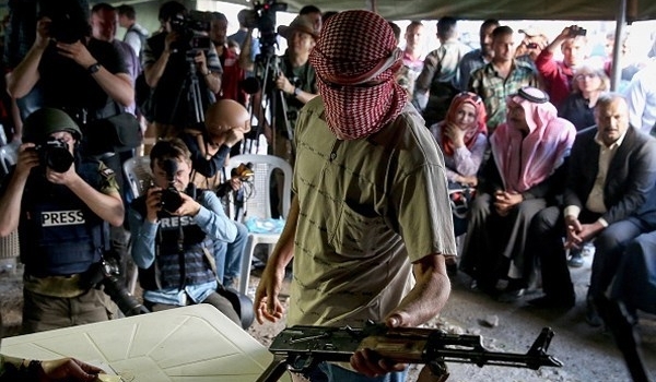 Militants Surrender to Syrian Authorities