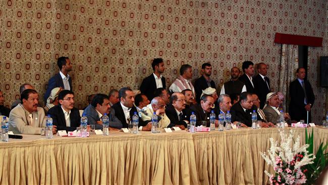 The representatives of Yemen’s Houthi Ansarullah movement and General People’s Congress attend a meeting on August 6, 2016.