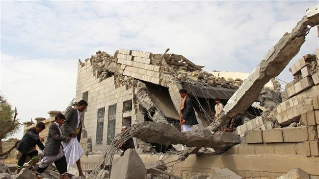 People walk on the rubble of a school destroyed in a Saudi airstrike, on the outskirts of the northwestern Yemeni city of Sa’ada, Yemen, September 14, 2016. (Photo by Reuters)