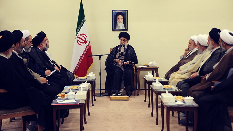رھبر انقلاب اسلامی ایران کی ایرانی حوزات علمیہ کے وفد سے ملاقات