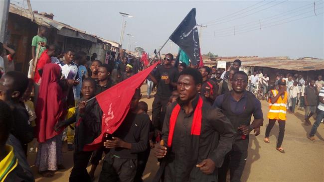 Photo shows Shia mourners taking part in an annual religious procession to mark Ashura, the martyrdom anniversary of Imam Hussein (PBUH), in Funtua, Nigeria, on October 12, 2016. (Photo via IHRC)