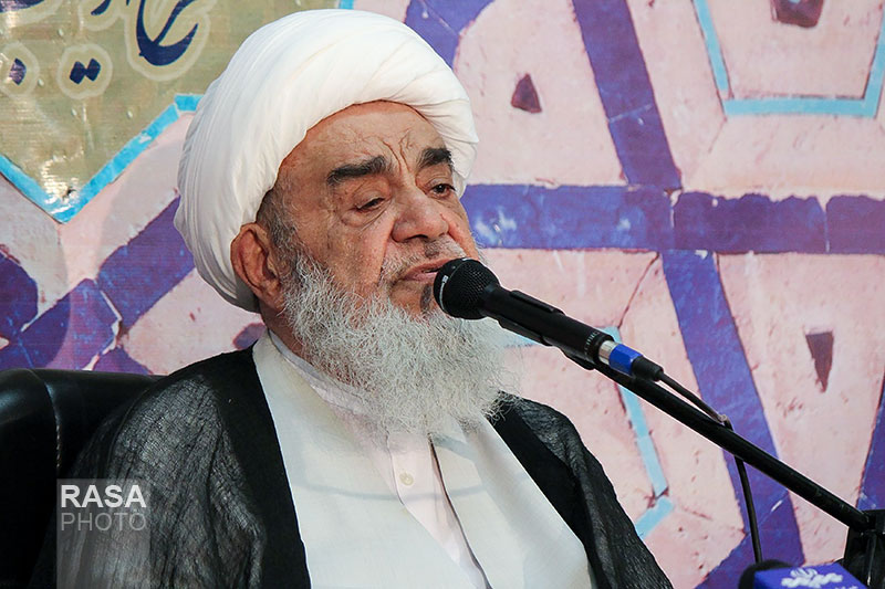 المرجع الديني اية الله مظاهري