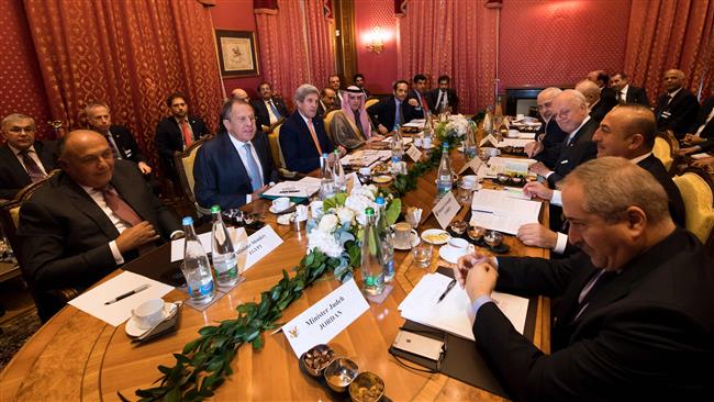 Iranian Foreign Minister Mohammad Javad Zarif (4th R) and his Egyptian, Russian, US, Saudi, Qatari, Iraqi, Turkish and Jordanian counterparts as well as Staffan de Mistura, UN special envoy for Syria, attend a meeting on the Syrian crisis in the Swiss city of Lausanne on October 15, 2016. (Photo by AFP)