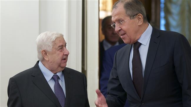 Russian Foreign Minister Sergei Lavrov (R) welcomes his Syrian counterpart Walid al-Muallem during their meeting in Moscow, Russia, on October 28, 2016. (Photo by AP)